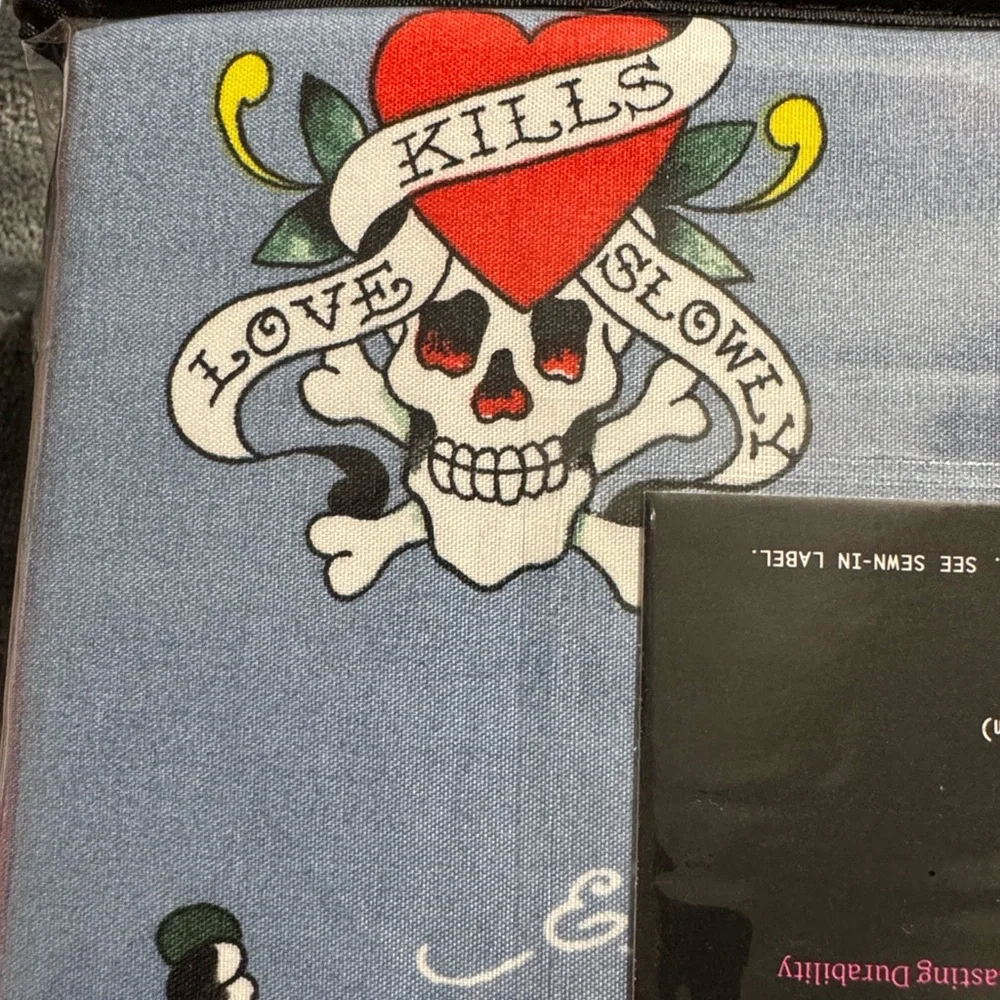 Ed Hardy Blue King Sheet Set with Tattoo Designs - Picture 5 of 10